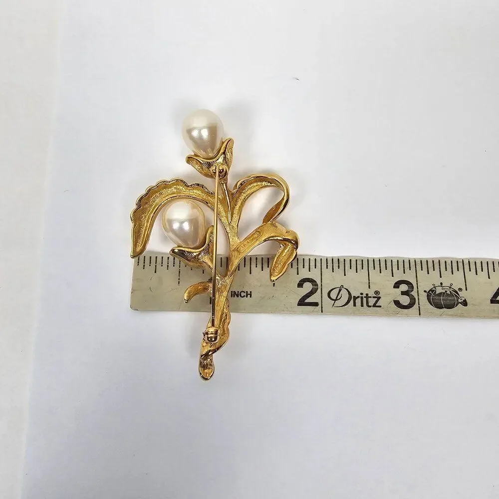 Vtg Monet Gold Tone Faux Pearl Crystal Rhinestone Brooch Flower Floral Statement